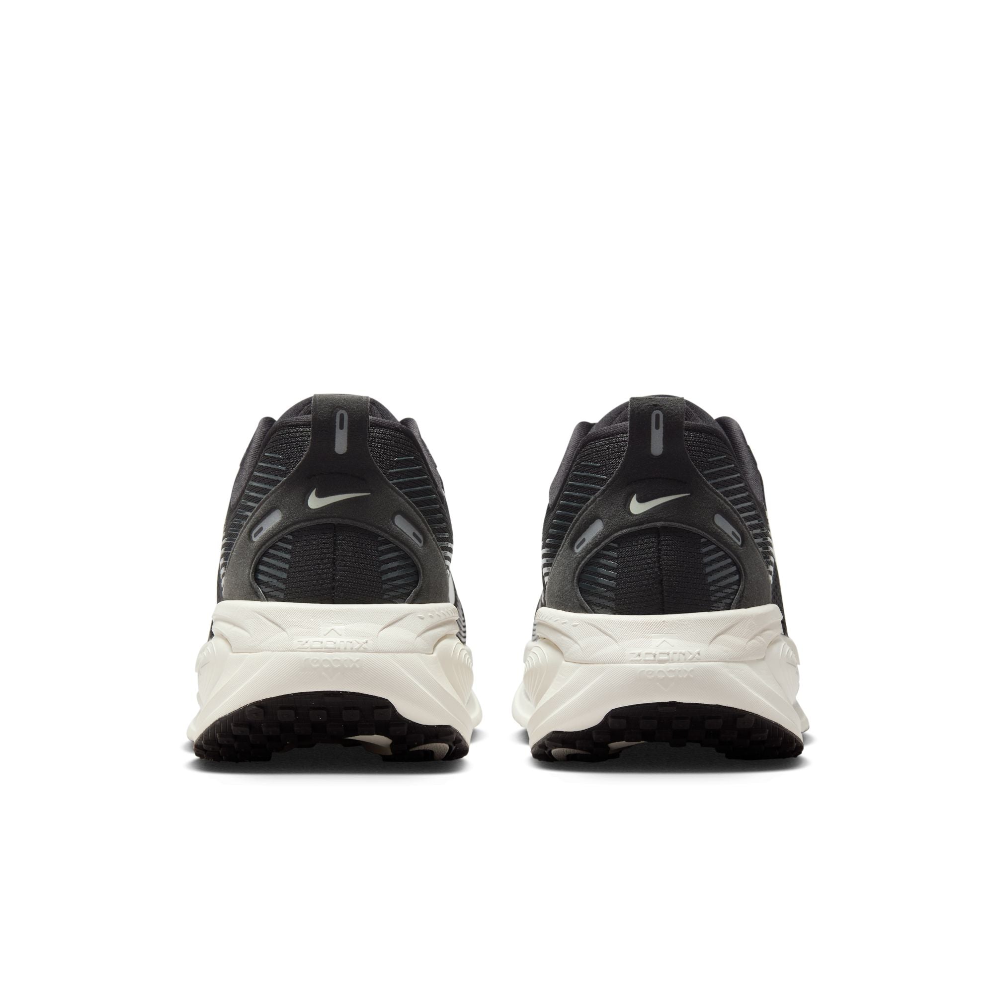 Nike Vomero 18 (2E Width) - Black/Summit White (Mens)