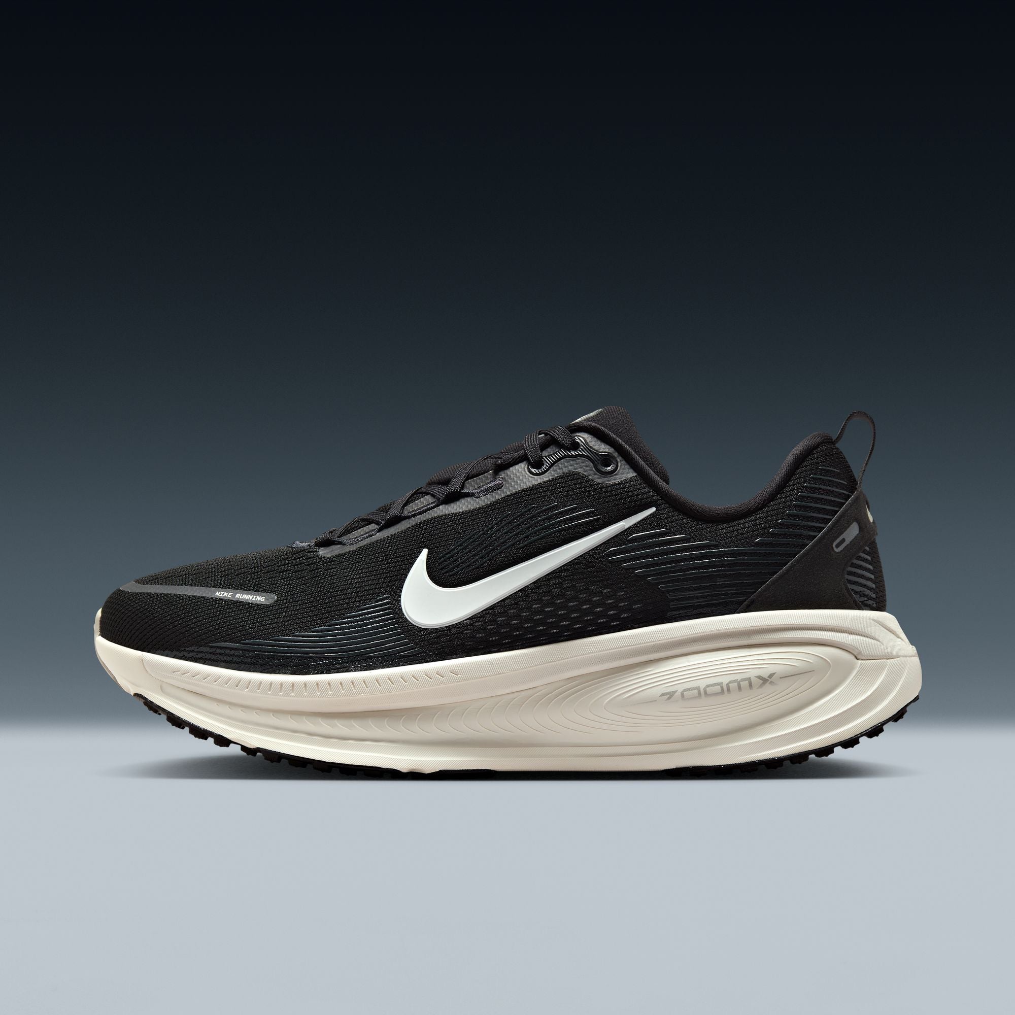 Nike Vomero 18 (2E Width) - Black/Summit White (Mens)