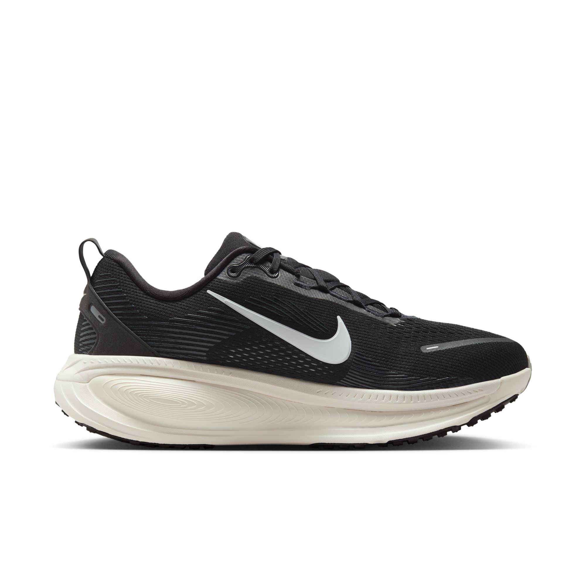 Nike Vomero 18 (2E Width) - Black/Summit White (Mens)