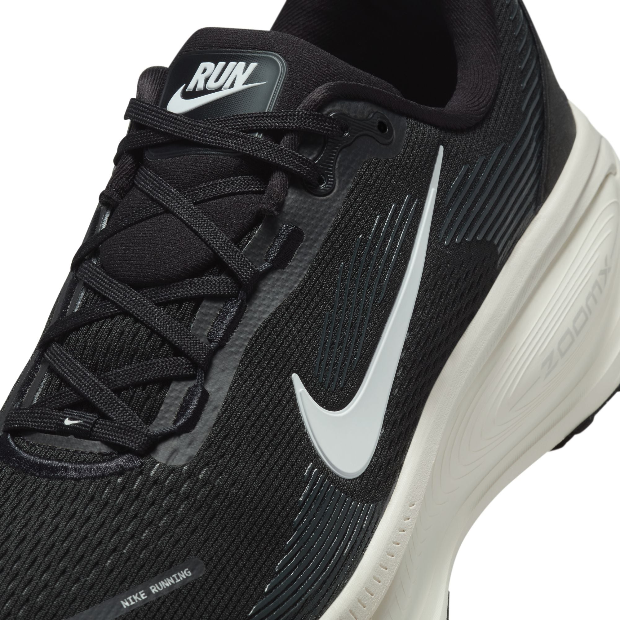 Nike Vomero 18 (2E Width) - Black/Summit White (Mens)