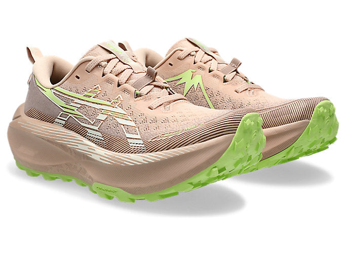Asics Trabuco Max 4 (B Width) - Pale Apricot/Cream (Womens)